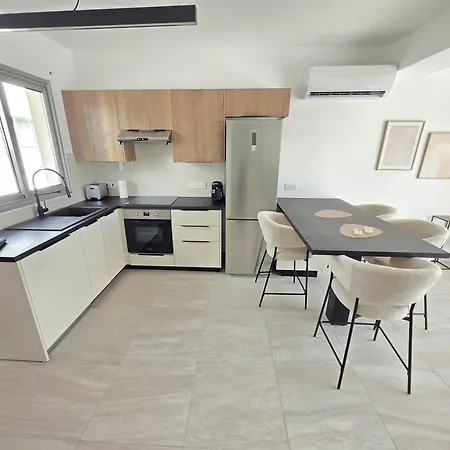 Mythical Sands Town House 2 *
